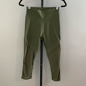 Fabletics Green Cropped Length Leggings Size Medium